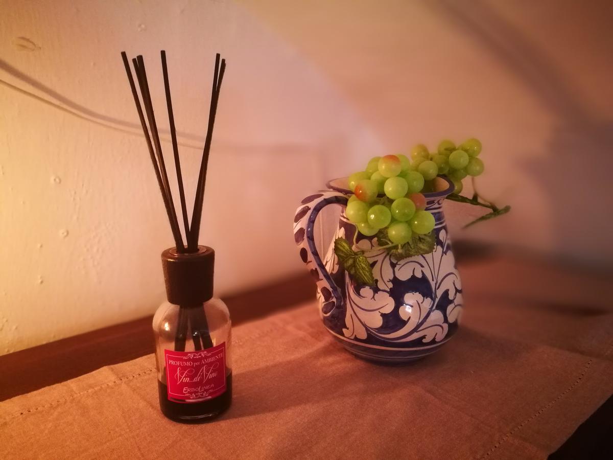 לינה וארוחת בוקר נאפולי Domus Vinaria מראה חיצוני תמונה